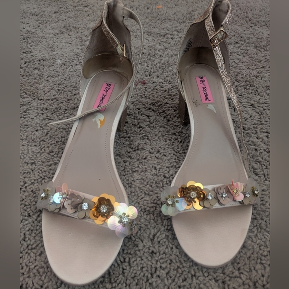 Betsey Johnson Shoes - Betsey Johnson Women's Gold and Cream Sandals